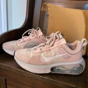 NIKE Air Max 2021 size 6.5